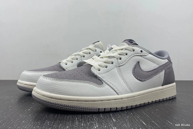 DN0790-101 1 Low Jordan Retro Bold 115 0702